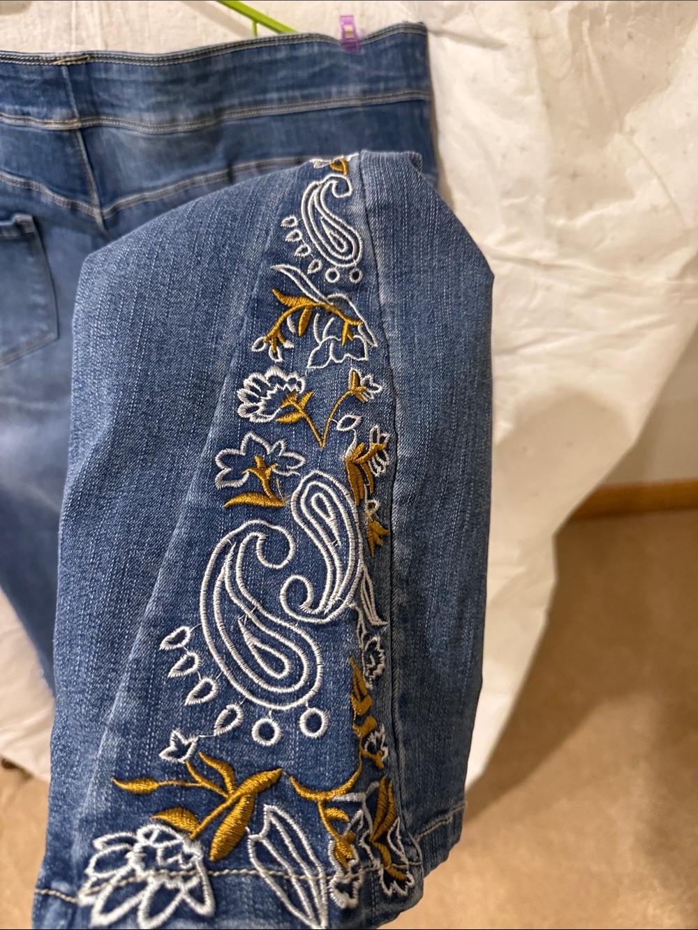 COCO + CARMEN Pull On Bootcut Jean NWOT